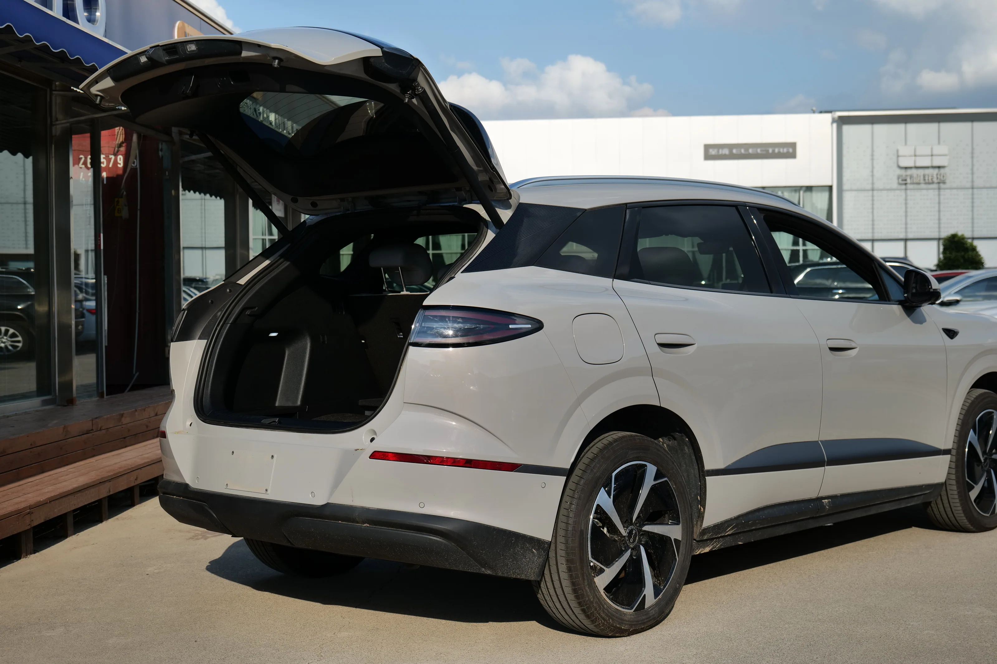 Sealion 06 DM-i 205km Pilot Plus 4