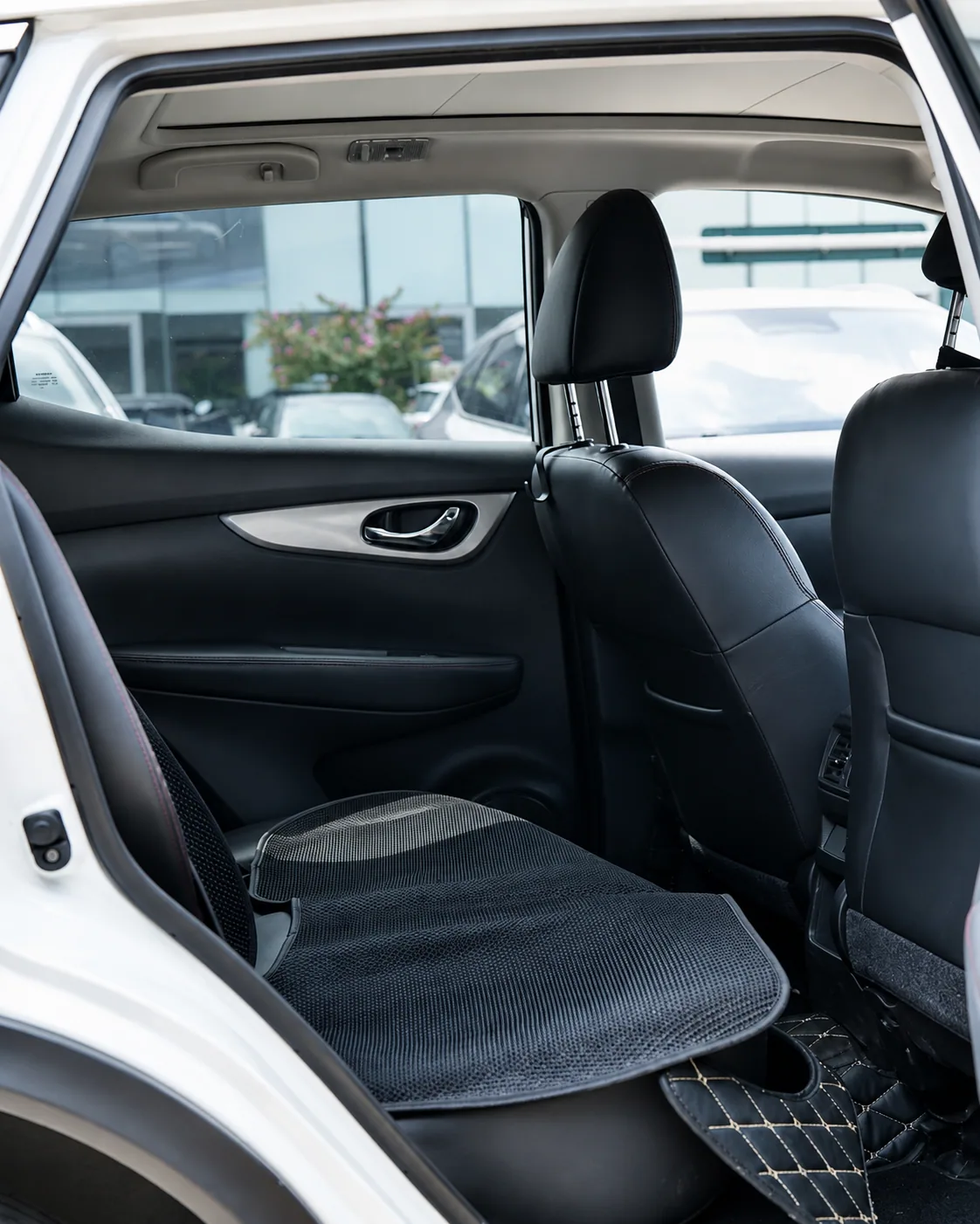 Nissan Qashqai 2022 2.0L CVT Premium Luxury Edition 3