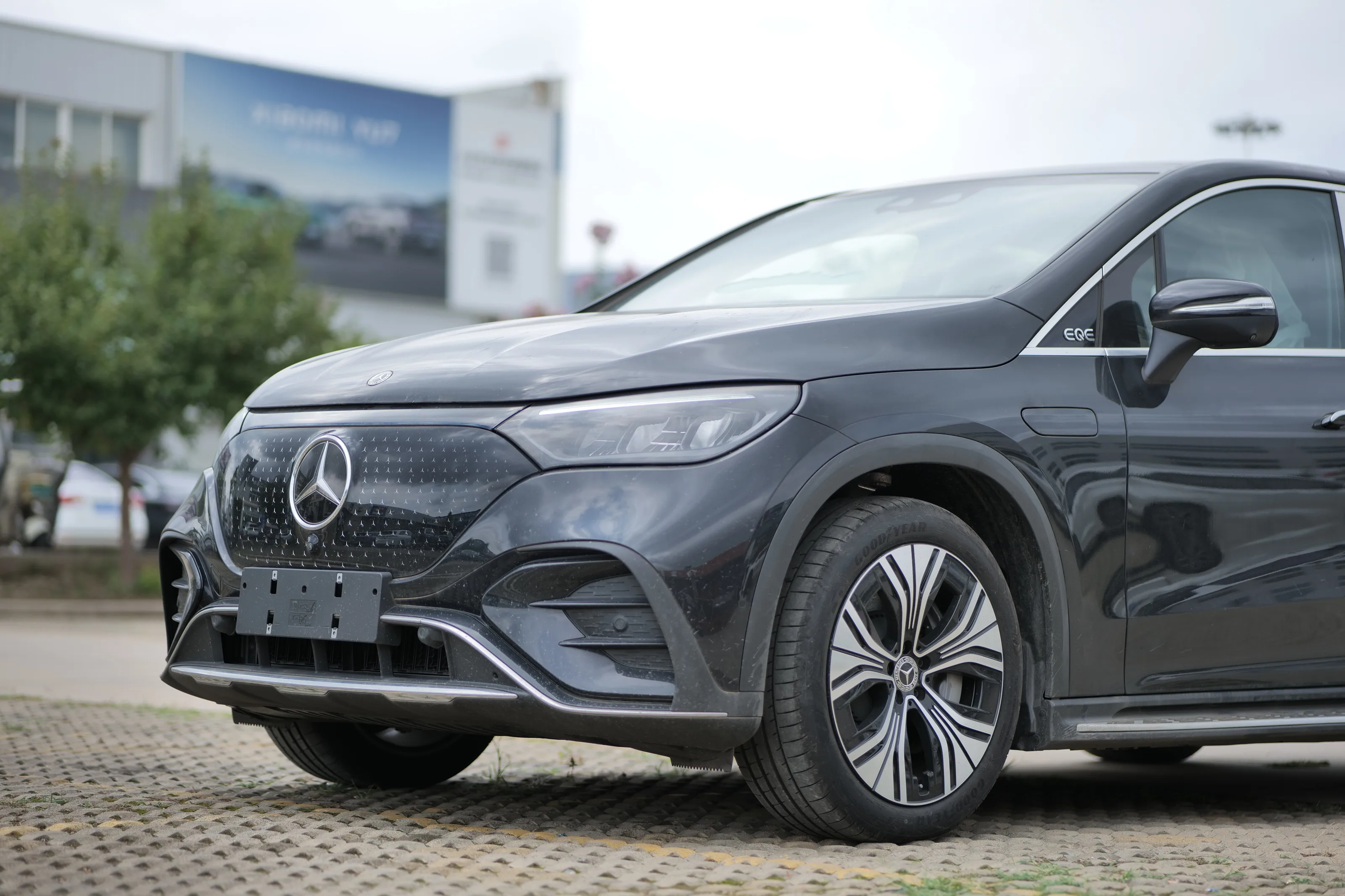 BENZ EQE SUV BLACK BROWN NAKED CAR