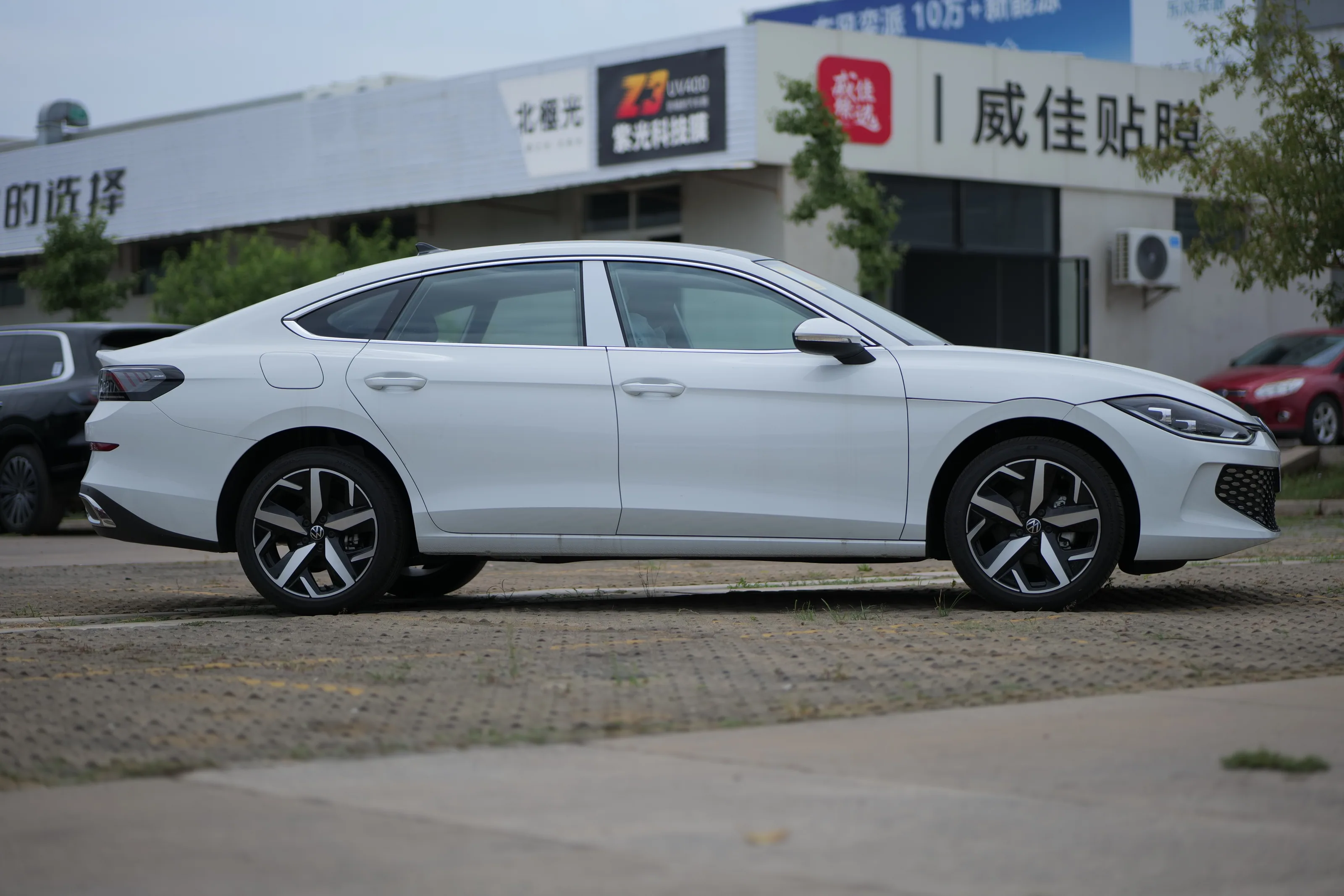Volkswagen Lamando L 6